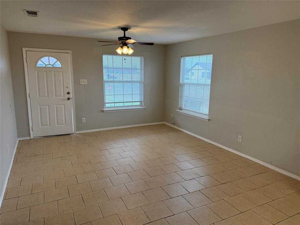 209 Blue Bell Ct - Photo 2 of 23