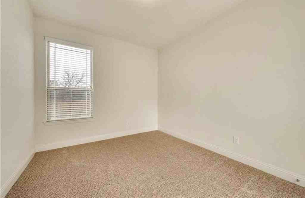 1231 Wiltshire Dr - Photo 4 of 34