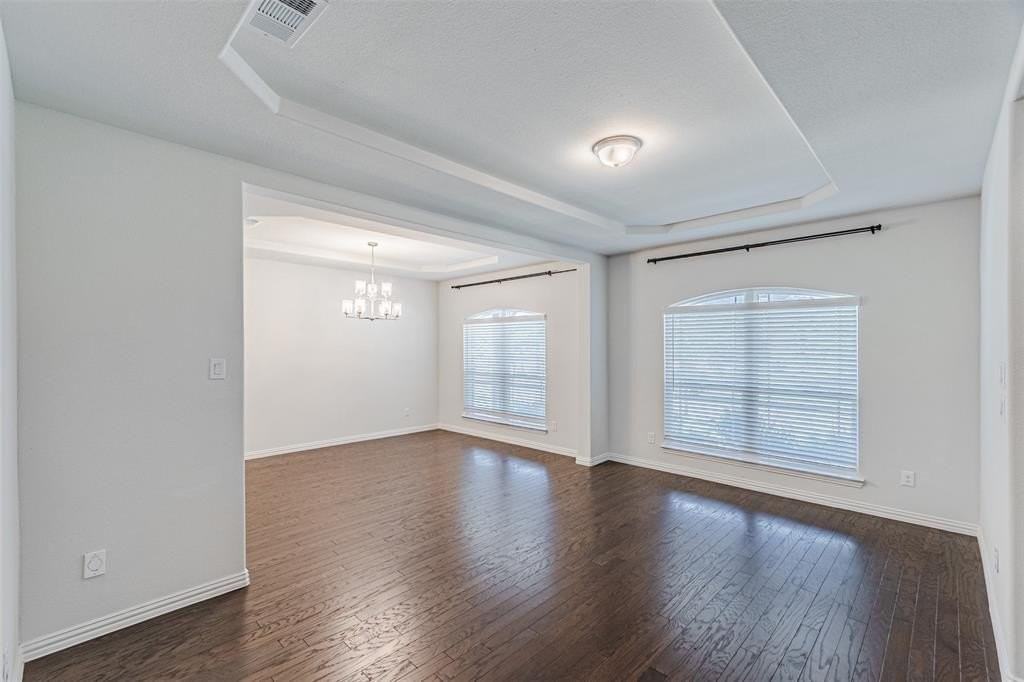 3316 Hickory Ln - Photo 6 of 40