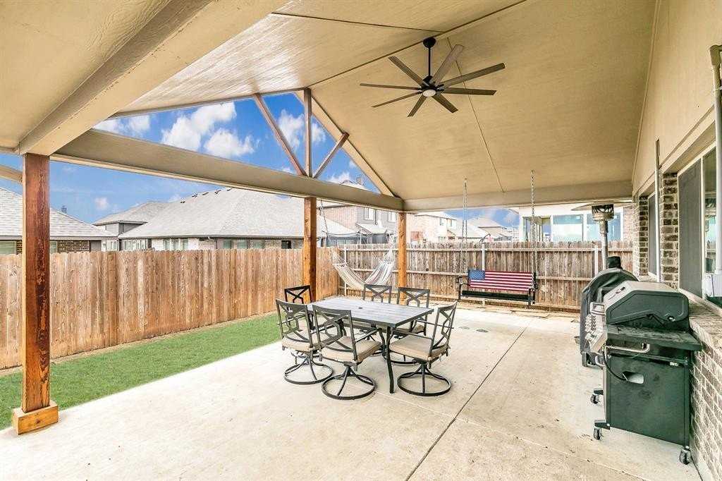 1116 Kingbird Ln - Photo 2 of 31