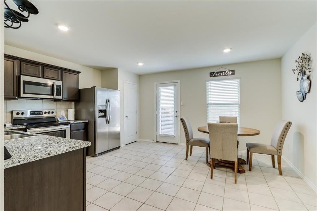 1101 Emerald Dr - Photo 3 of 14