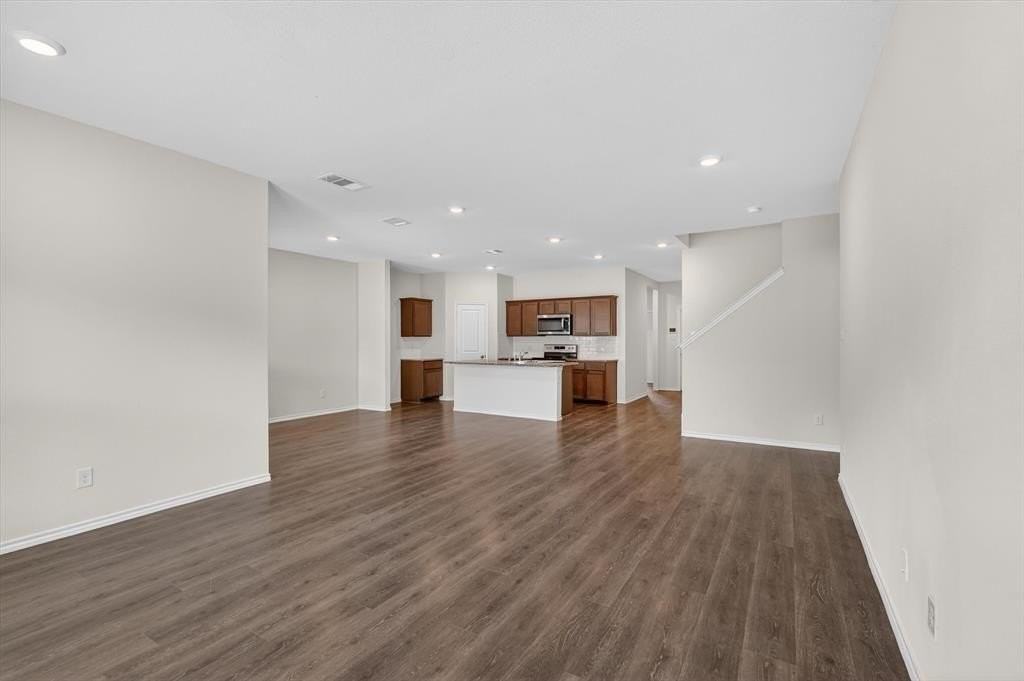 2109 Muscovy St - Photo 5 of 38