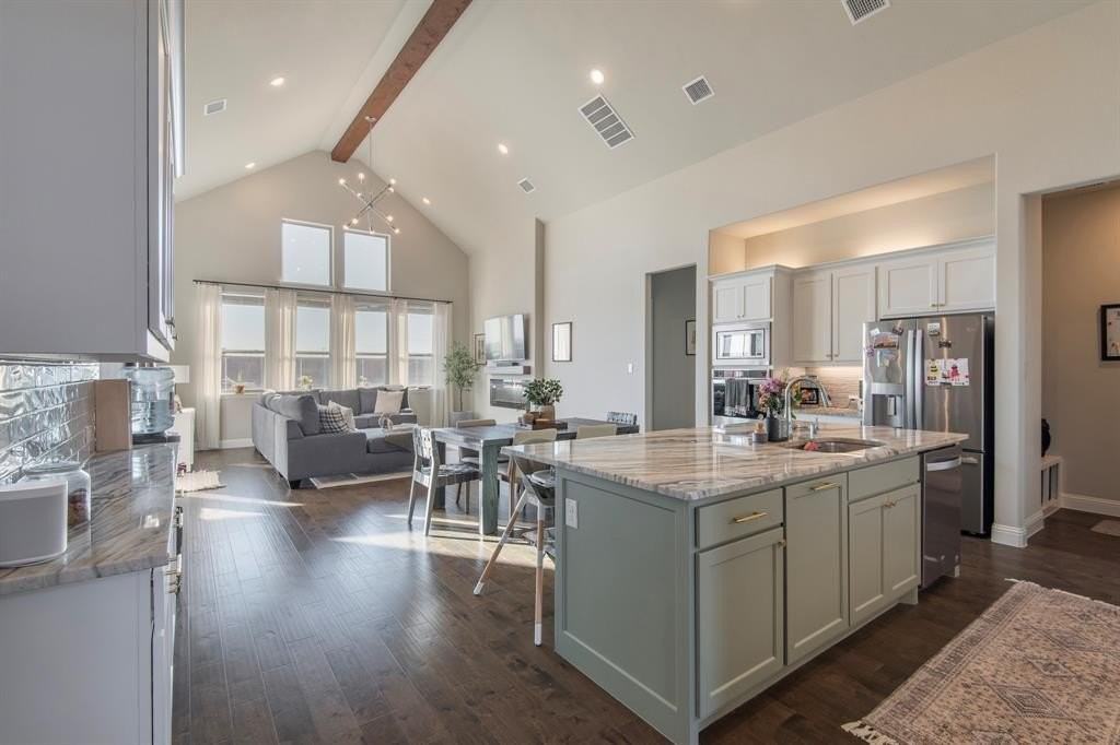 16650 Nightshade Rd - Photo 3 of 40