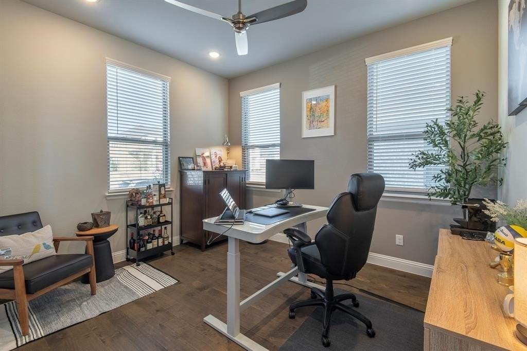 16650 Nightshade Rd - Photo 4 of 40