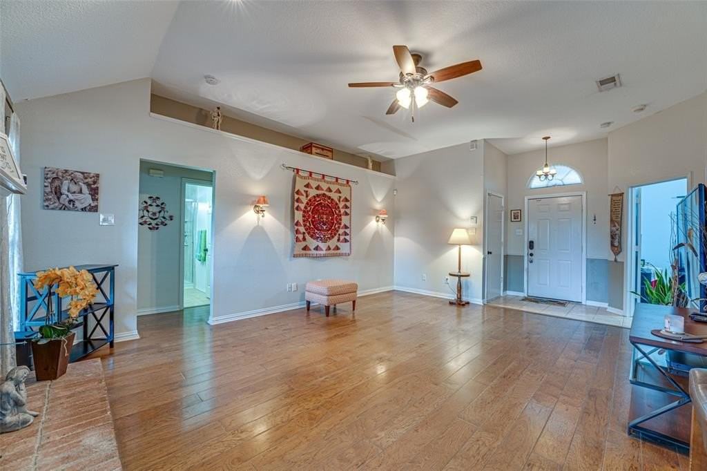 7701 Gillon Dr - Photo 4 of 24