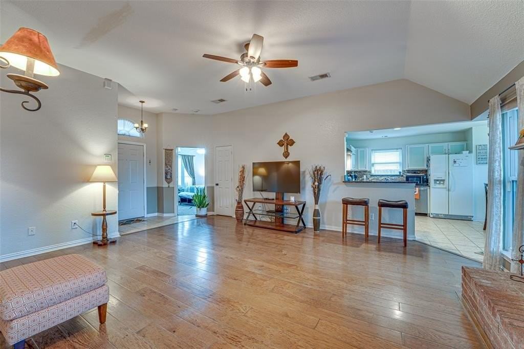7701 Gillon Dr - Photo 5 of 24