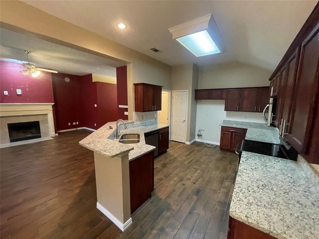 3004 Norwich Ln - Photo 3 of 12