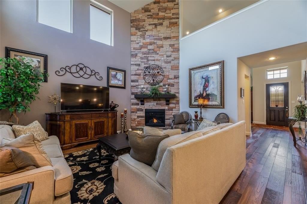 316 Chinchester Dr - Photo 4 of 21