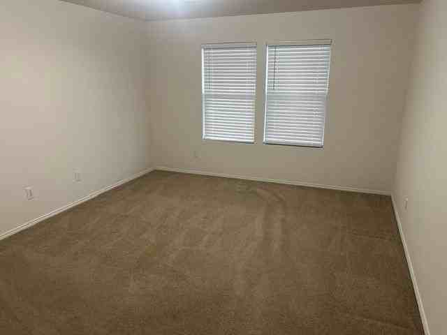 1429 Greenbrook Dr - Photo 5 of 12