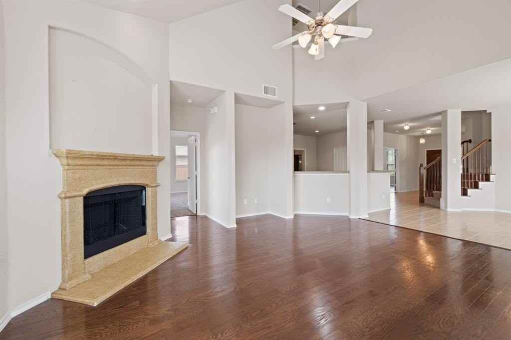 9716 Mulligan Dr - Photo 4 of 25