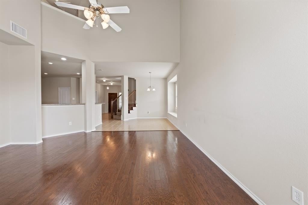 9716 Mulligan Dr - Photo 5 of 25