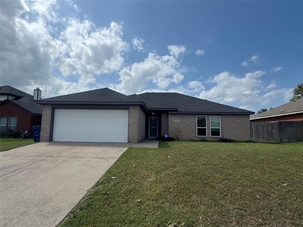 908 Cedar Ridge Ln - Photo 2 of 24