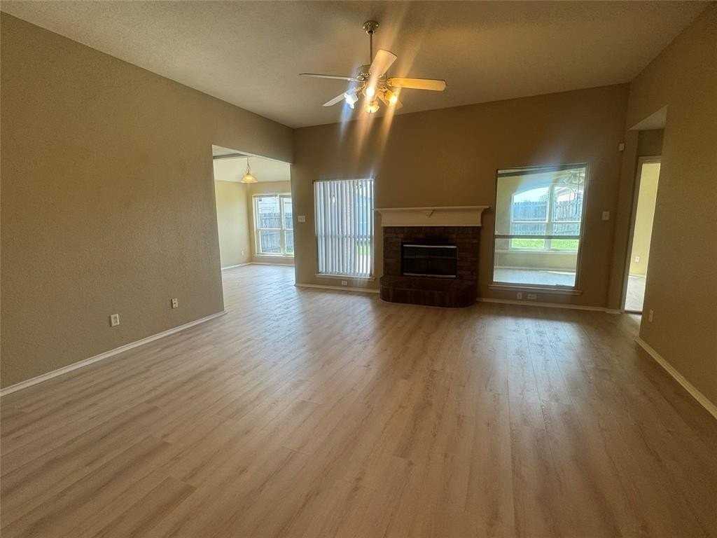 908 Cedar Ridge Ln - Photo 4 of 24