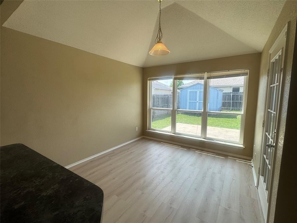 908 Cedar Ridge Ln - Photo 5 of 24