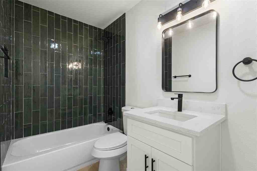 913 Roaming Road Dr - Photo 6 of 11