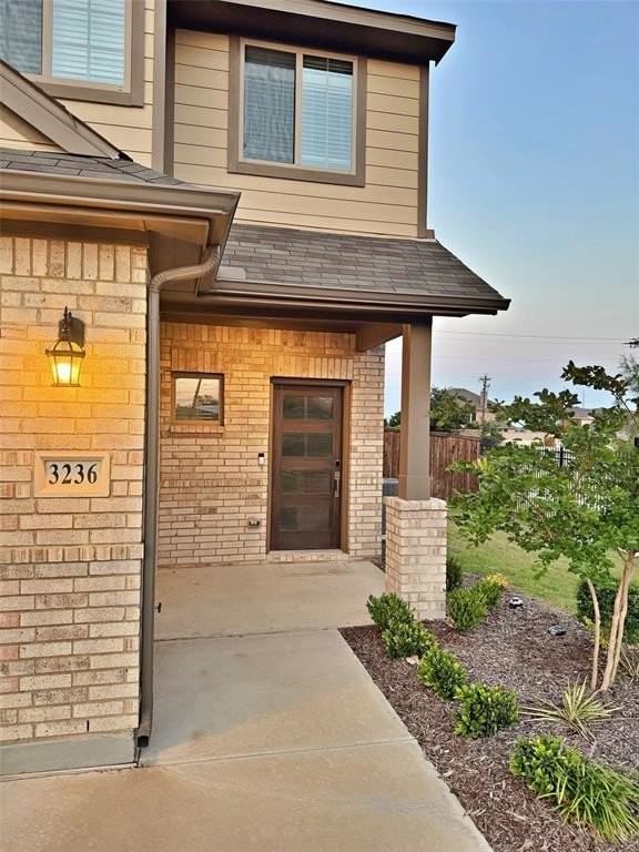 3236 Patrick St - Photo 5 of 37