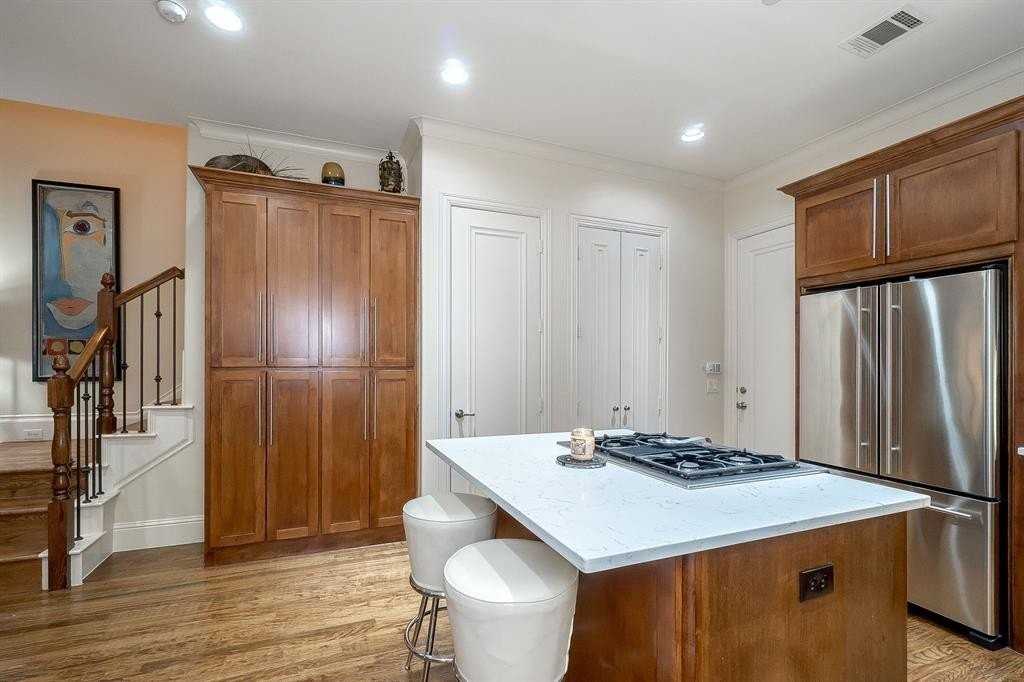 14745 Stanford Ct - Photo 4 of 24