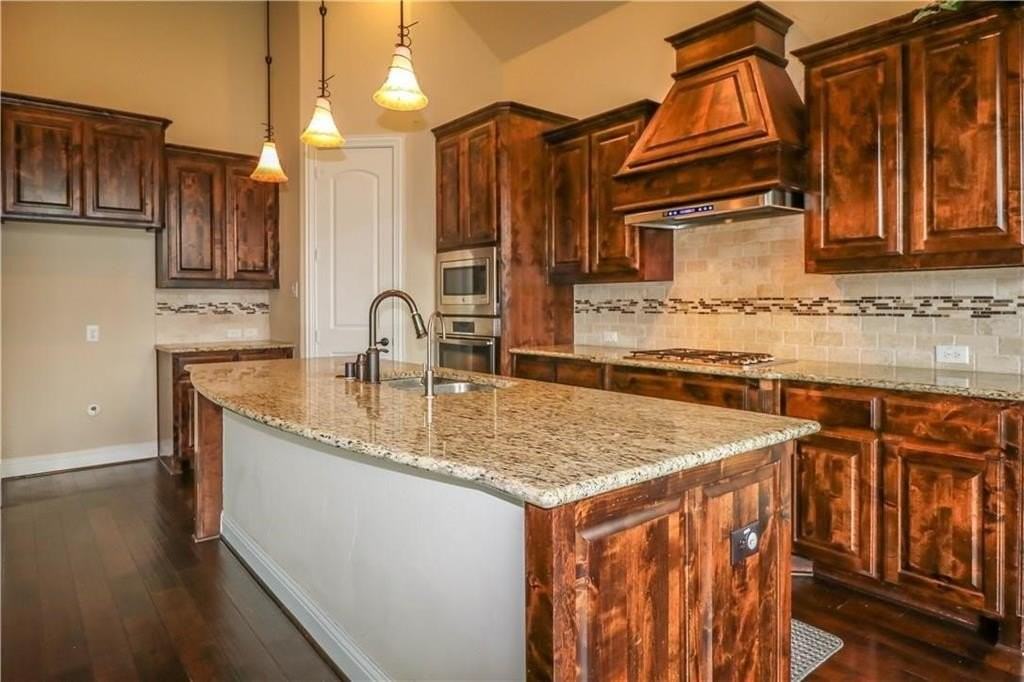 2866 Nottingham Dr - Photo 5 of 25