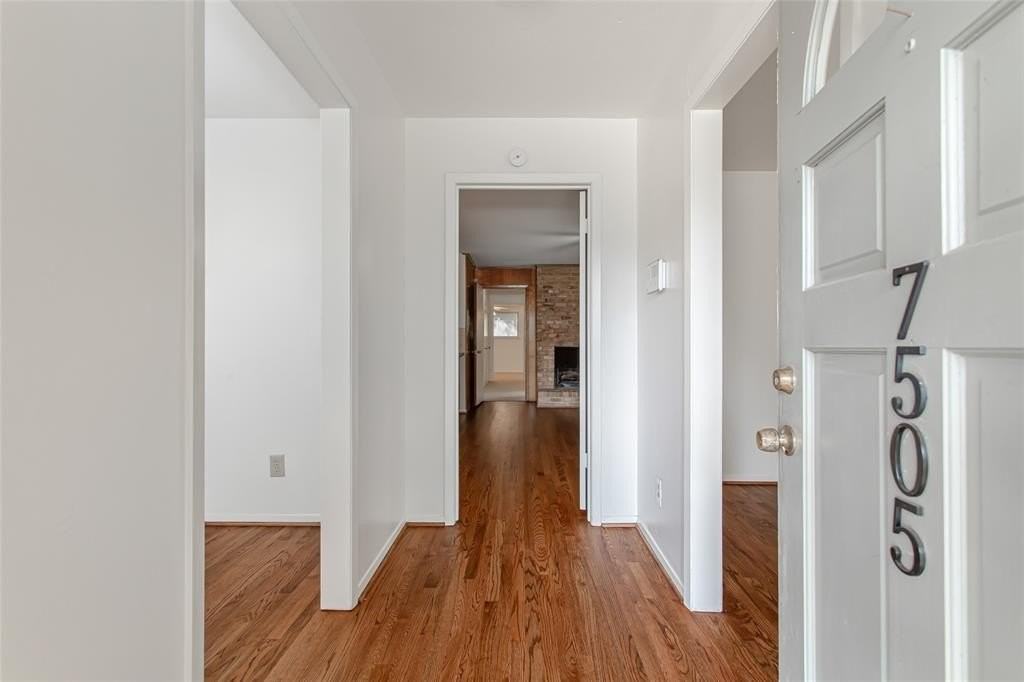 7505 Brentcove Cir - Photo 2 of 36