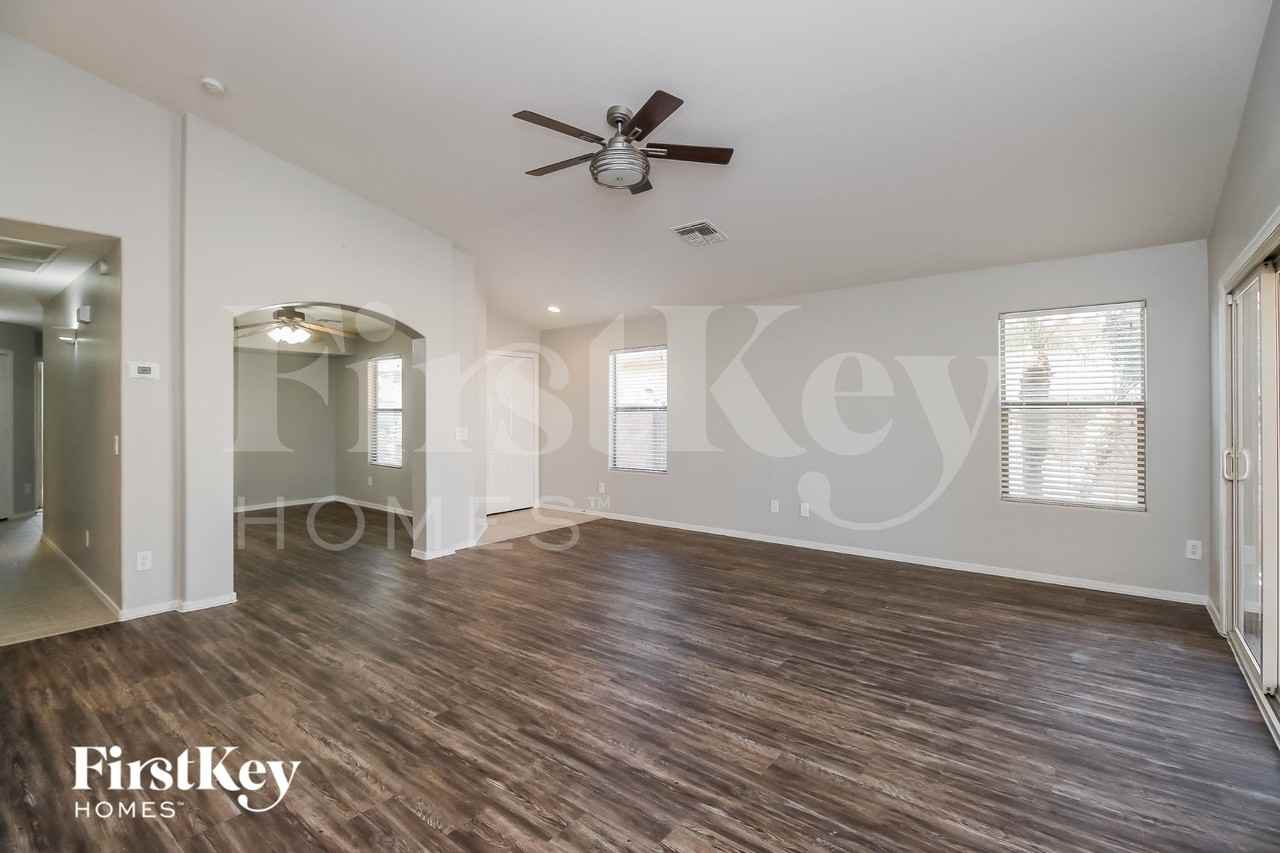 480 W Dexter Way - Photo 2 of 15