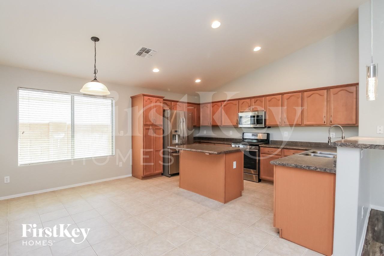 480 W Dexter Way - Photo 5 of 15