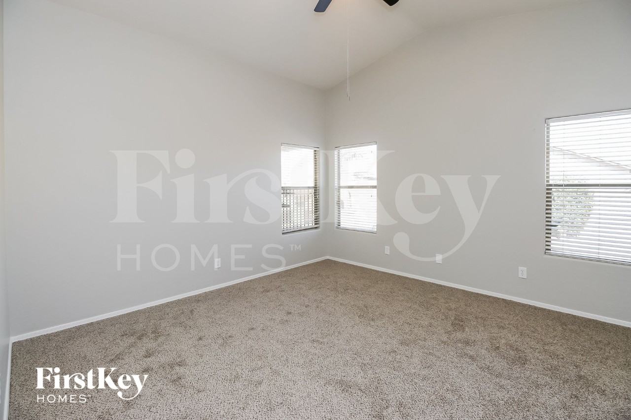 480 W Dexter Way - Photo 7 of 15