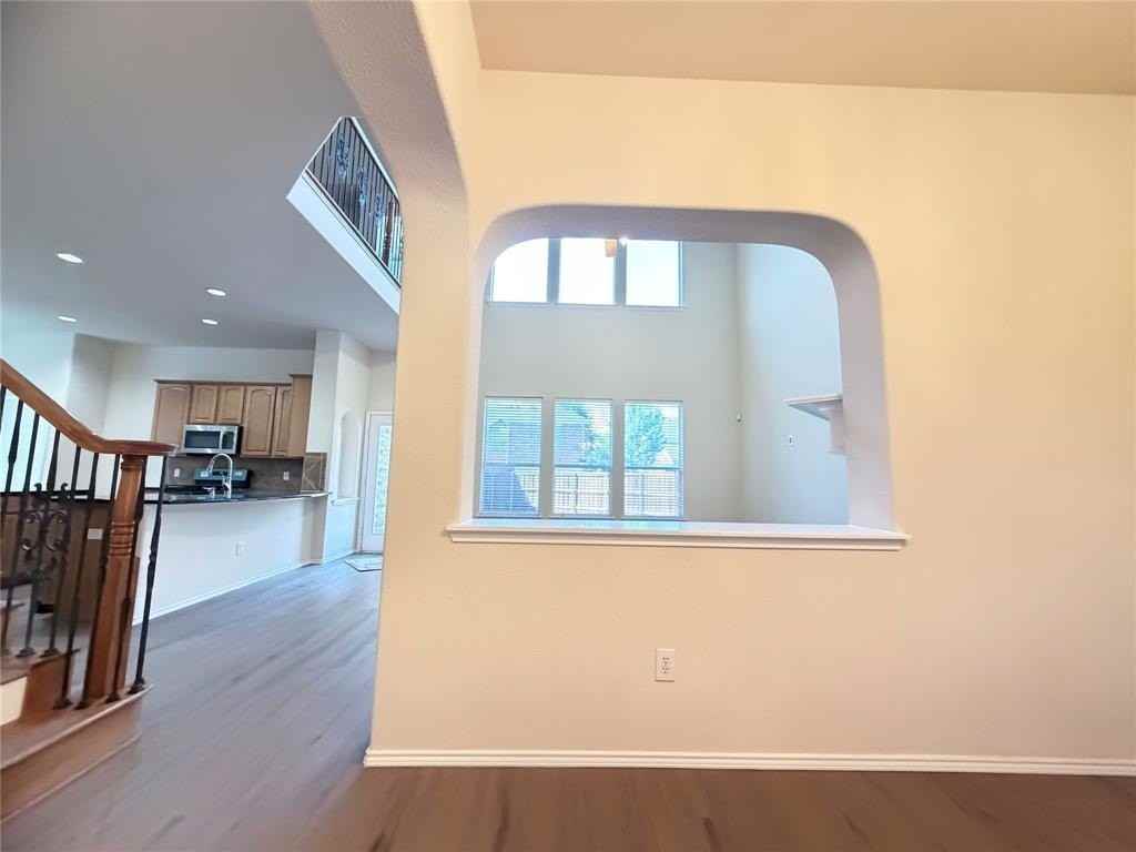 9200 Regal Oaks Dr - Photo 7 of 32