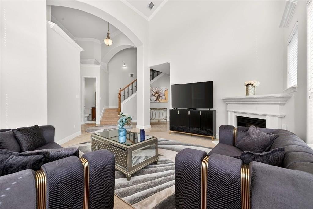 4440 Jardin St - Photo 6 of 31