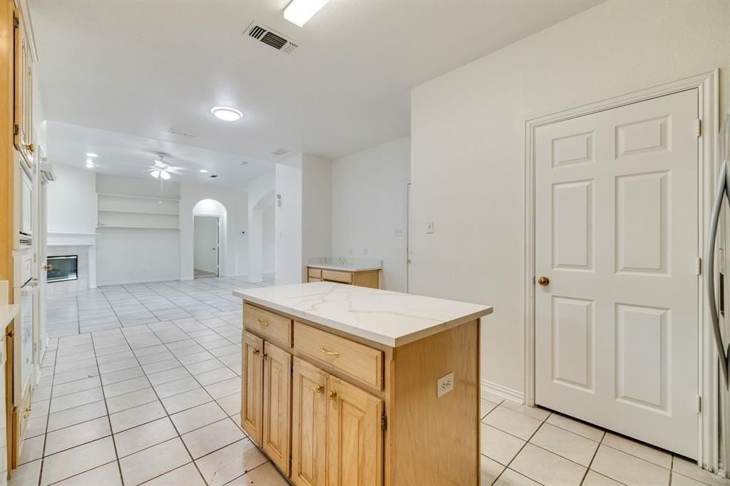 1131 Indy Ct - Photo 4 of 38