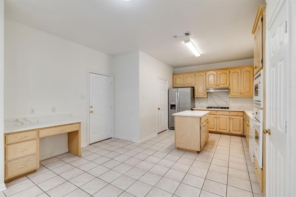 1131 Indy Ct - Photo 6 of 38