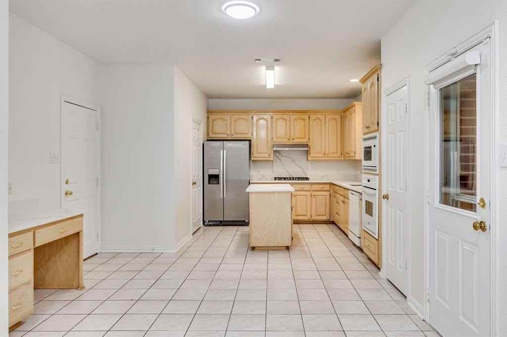 1131 Indy Ct - Photo 7 of 38