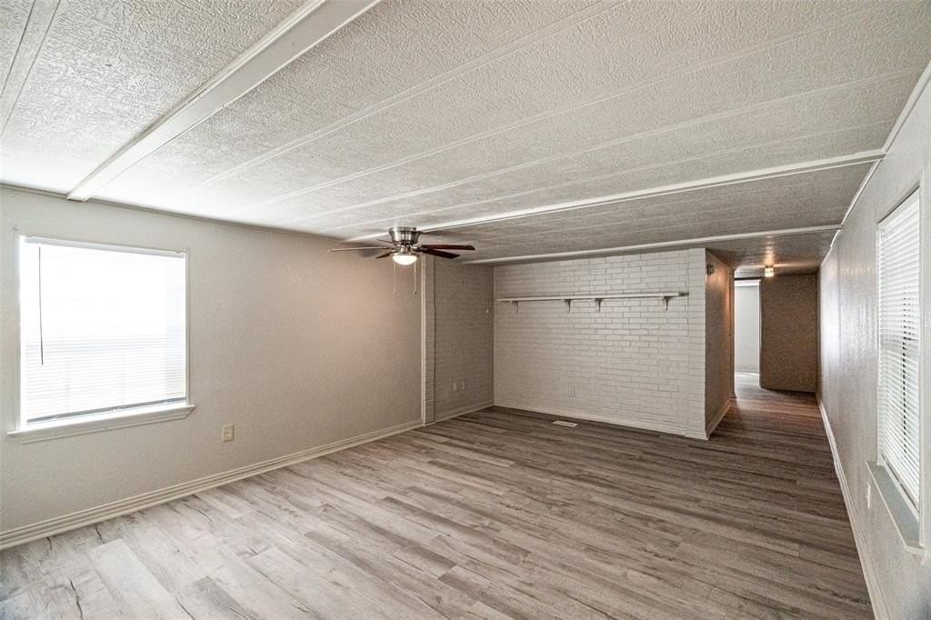 4001 Gloria Dr - Photo 3 of 9