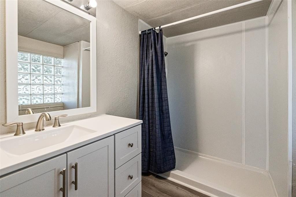 4001 Gloria Dr - Photo 5 of 9