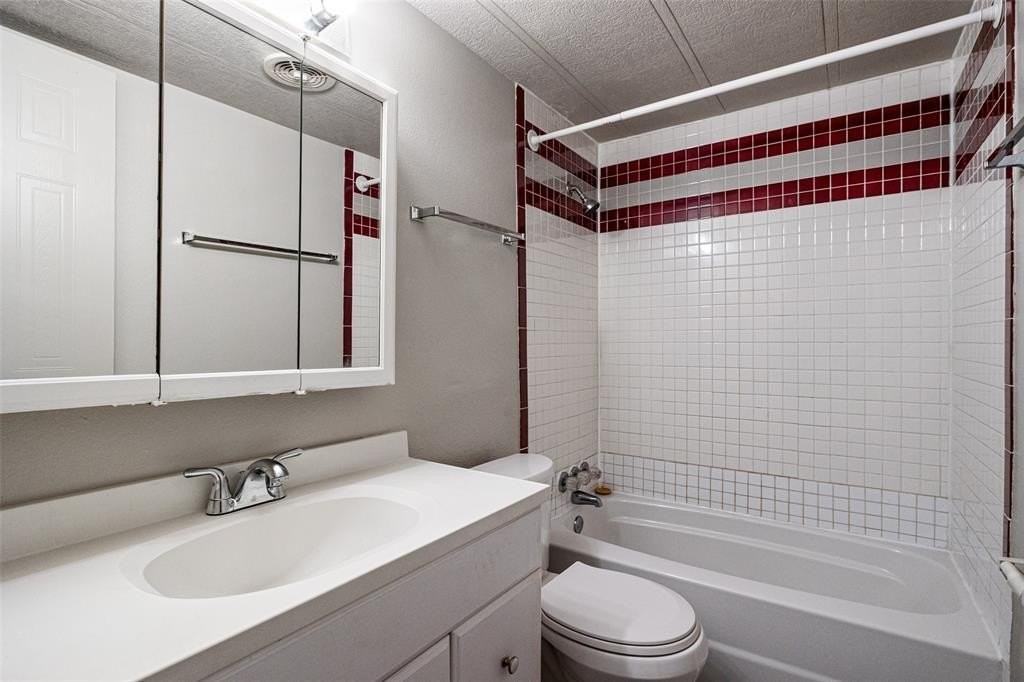 4001 Gloria Dr - Photo 6 of 9