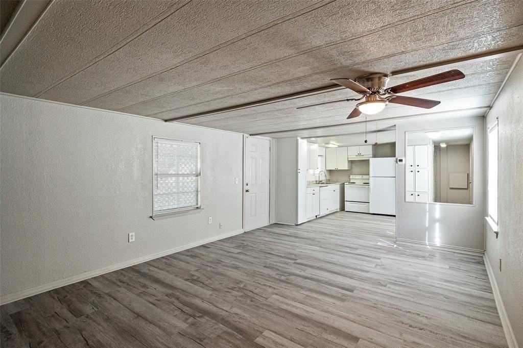 4001 Gloria Dr - Photo 7 of 9