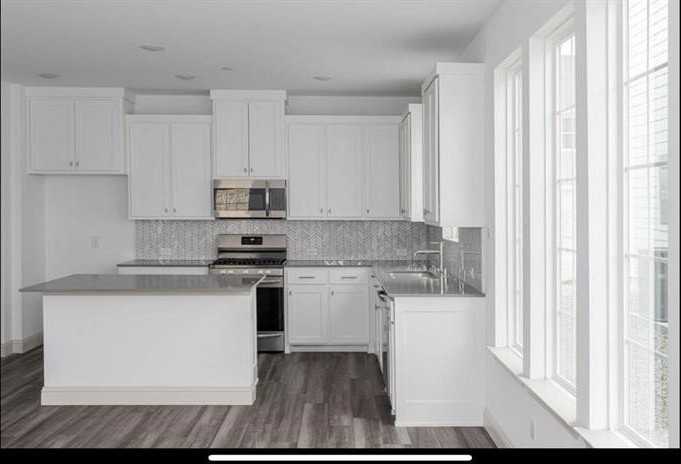 13198 Teton St - Photo 4 of 24