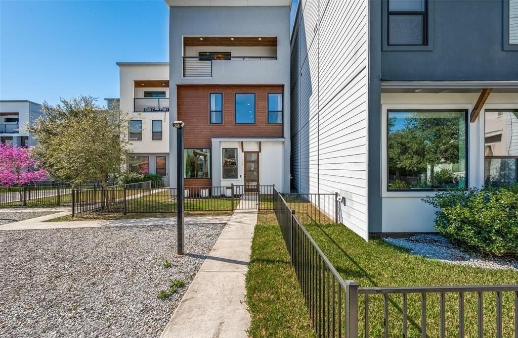 712 Rainwater Rd #7 - Photo 2 of 23