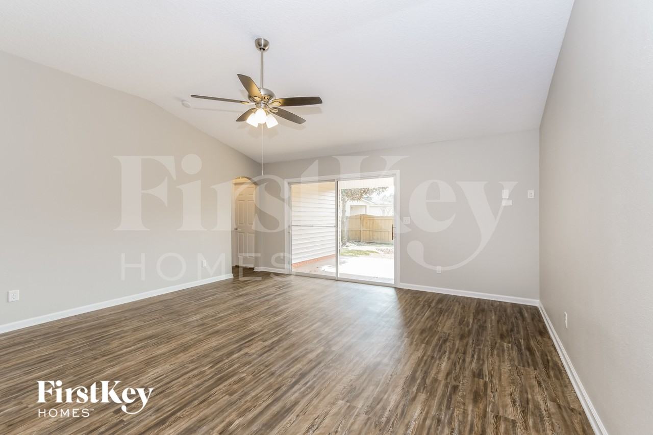 9760 Woodstone Mill Dr - Photo 3 of 15