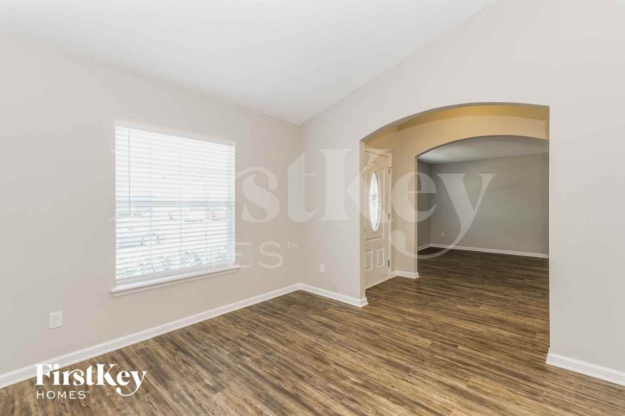 9760 Woodstone Mill Dr - Photo 4 of 15