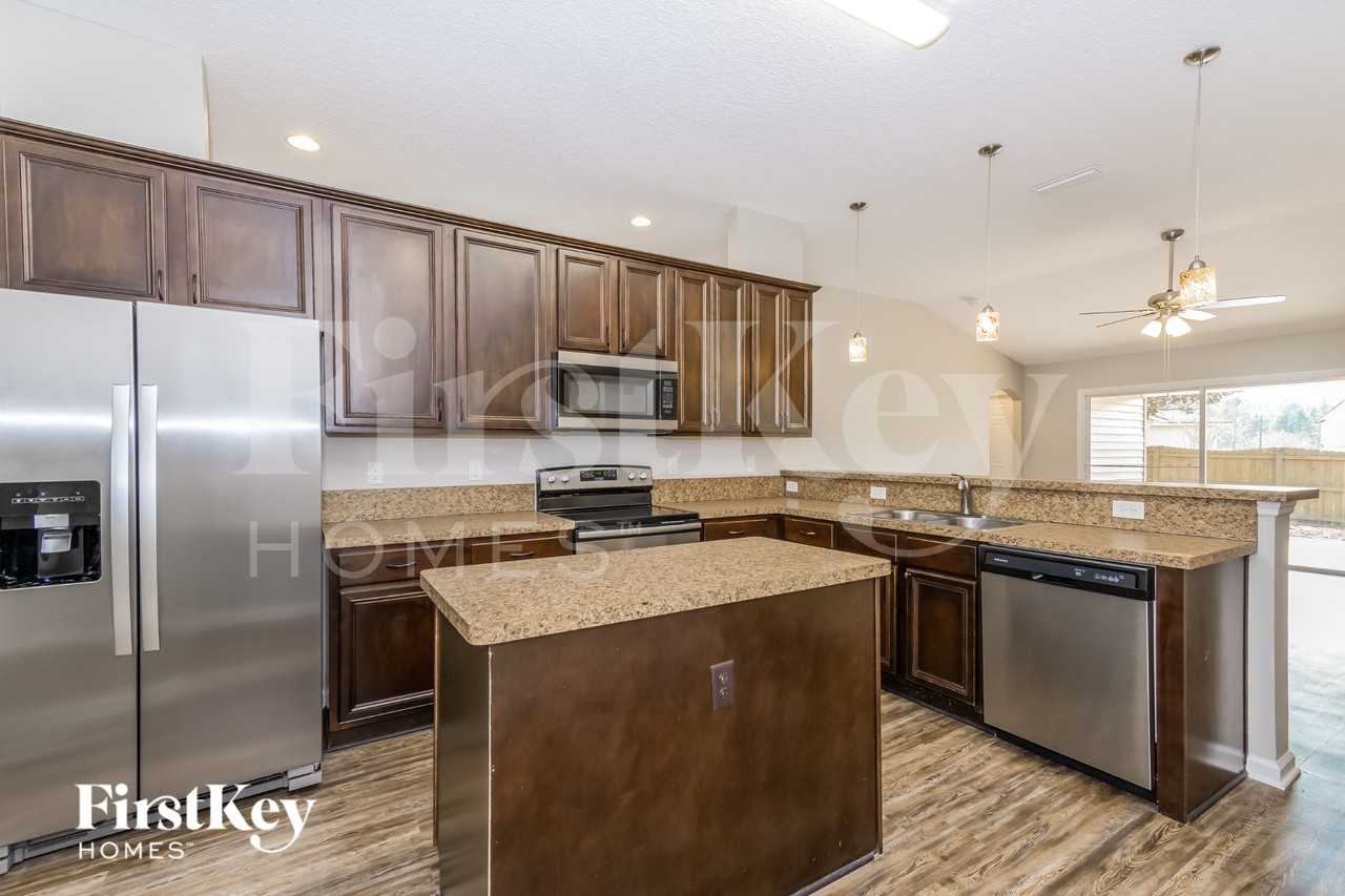 9760 Woodstone Mill Dr - Photo 7 of 15