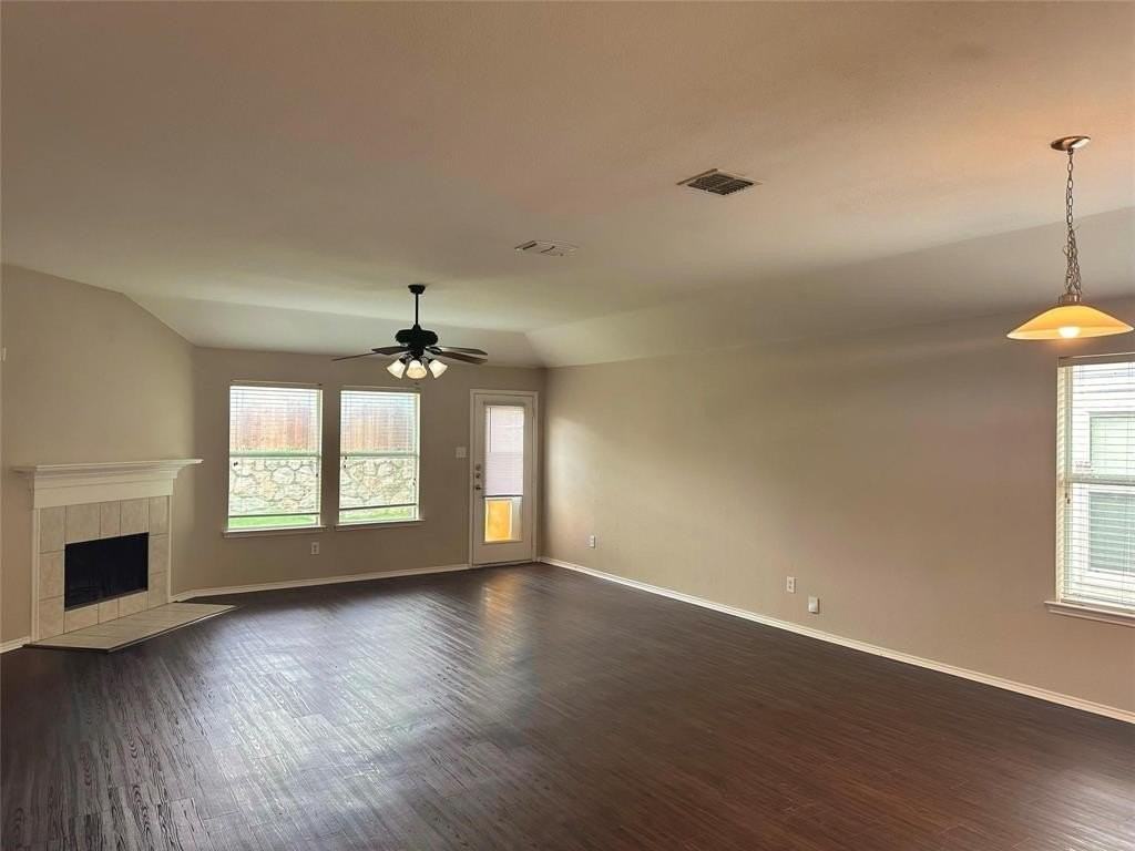 1726 Duck Cove Dr - Photo 4 of 16