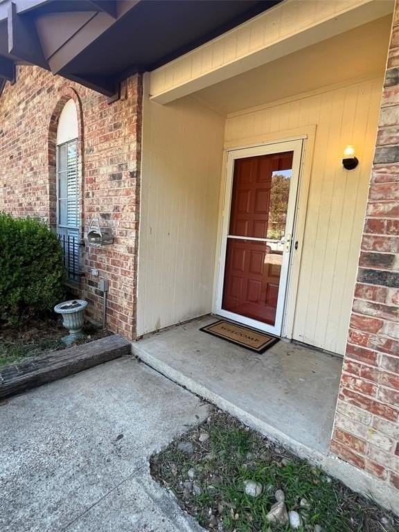 2302 Mercedes Rd - Photo 2 of 23