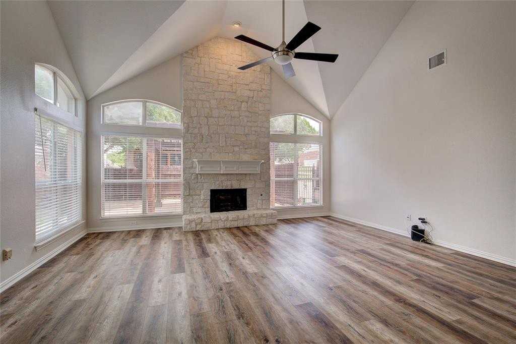 2917 Newport Dr - Photo 7 of 39