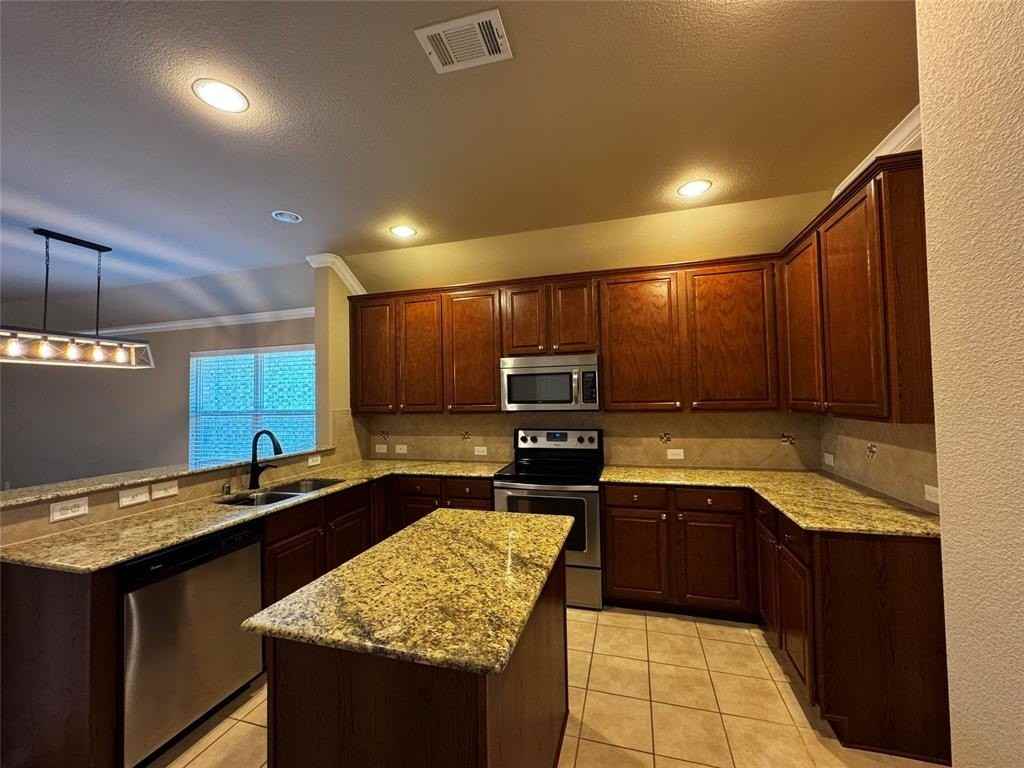 4548 Fern Valley Dr - Photo 5 of 32