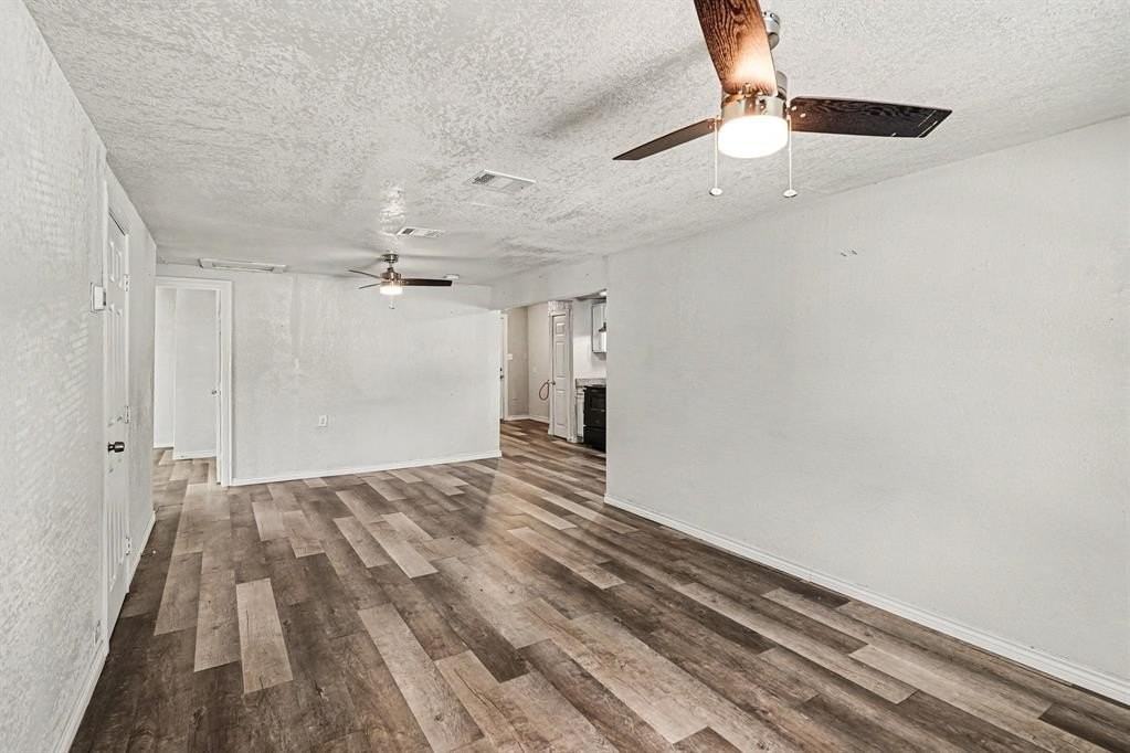 1321 34th St - Photo 6 of 25