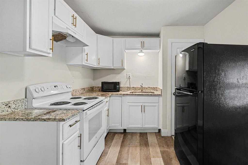 1327 35th St - Photo 7 of 25