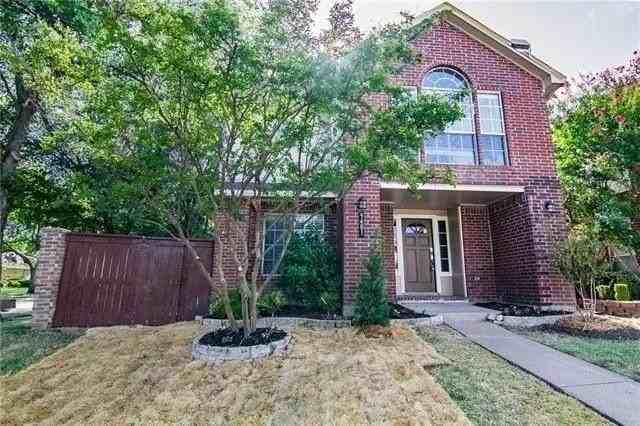 9401 Blue Jay Way - Photo 2 of 35