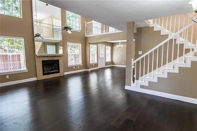 9401 Blue Jay Way - Photo 3 of 35