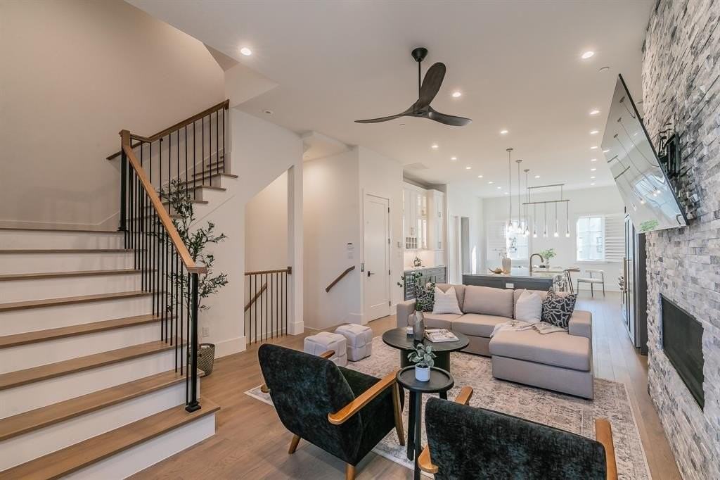 61 Cortes Dr - Photo 4 of 35