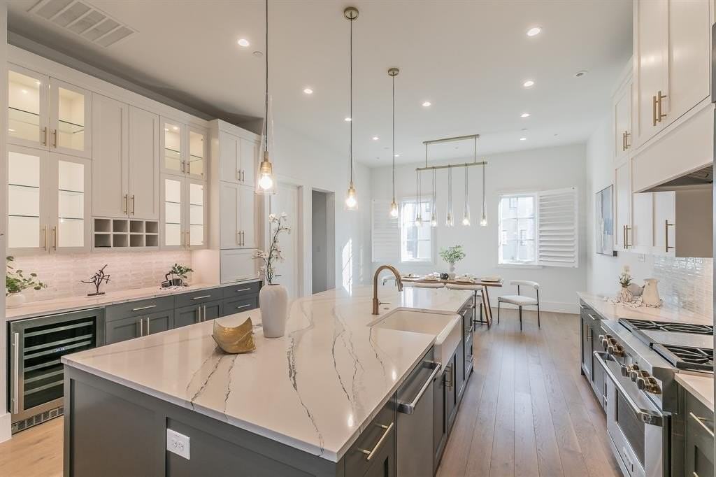 61 Cortes Dr - Photo 6 of 35